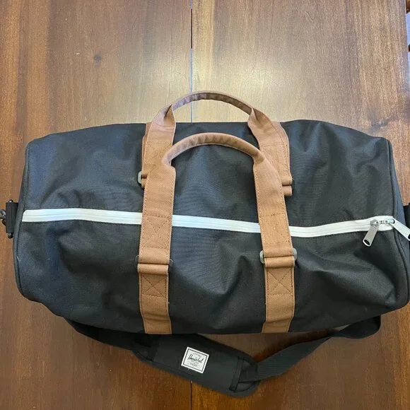 Herschel Supply Co 43L Novel Duffel